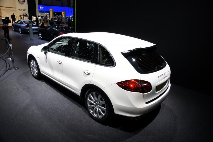  Porsche Cayenne 2011 года  (фото 90 из 107)